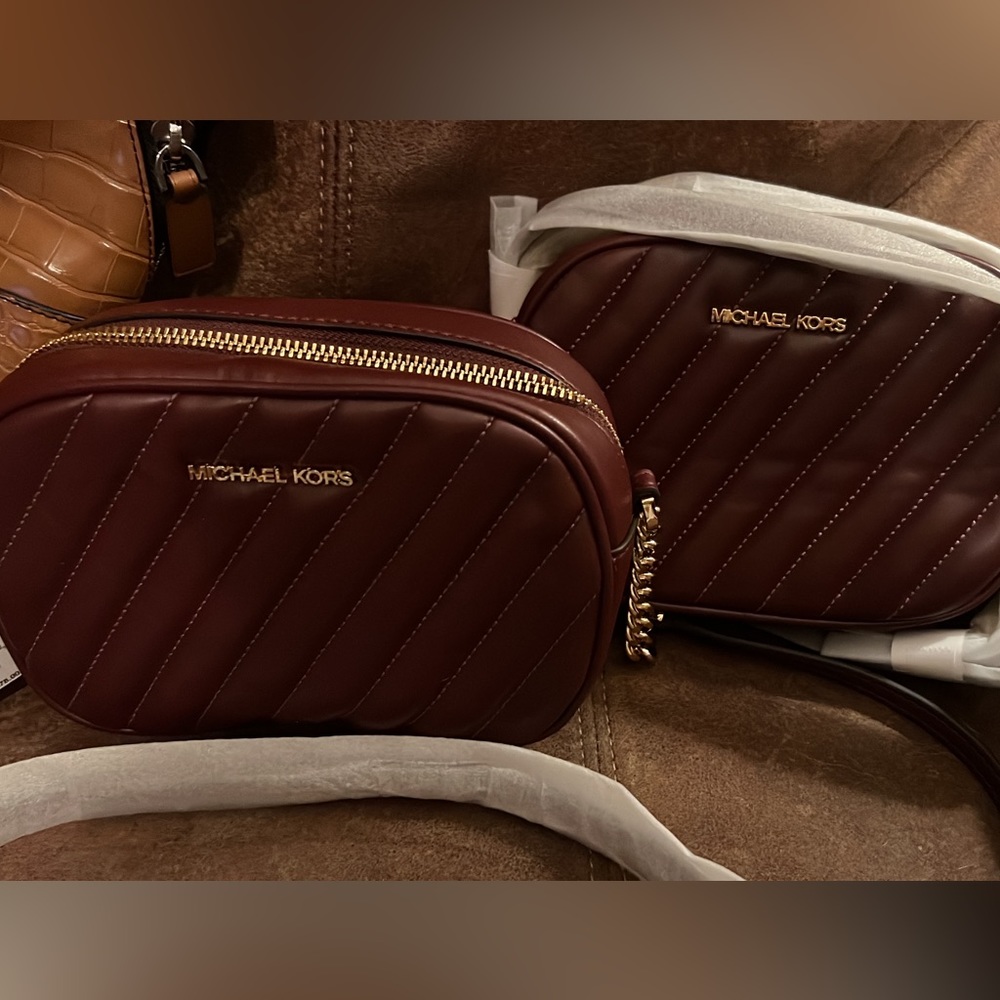 Michael kors crossbody